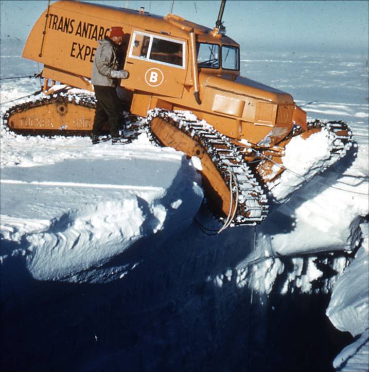 Sno-cat-at-the-edge-of-chasm.jpg