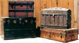 Steamer trunk